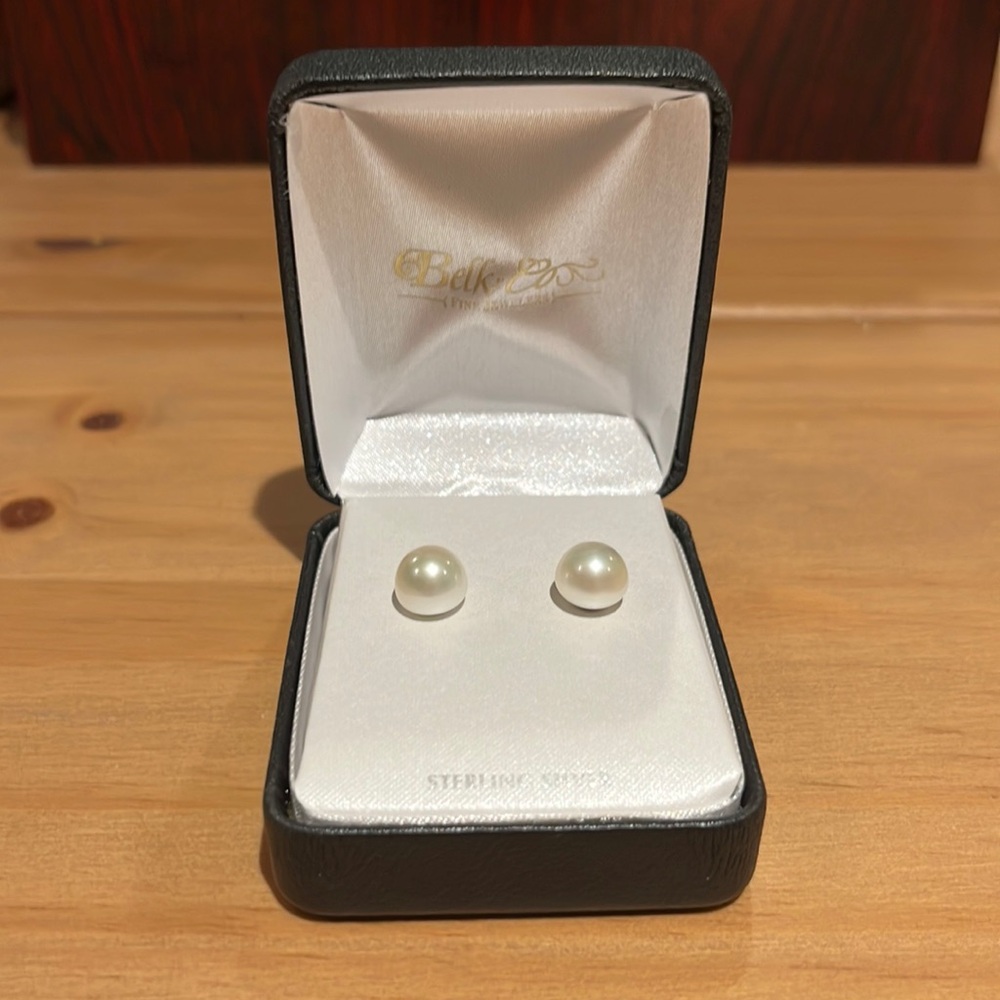 Belk&co sterling silver pearl stud earrings
